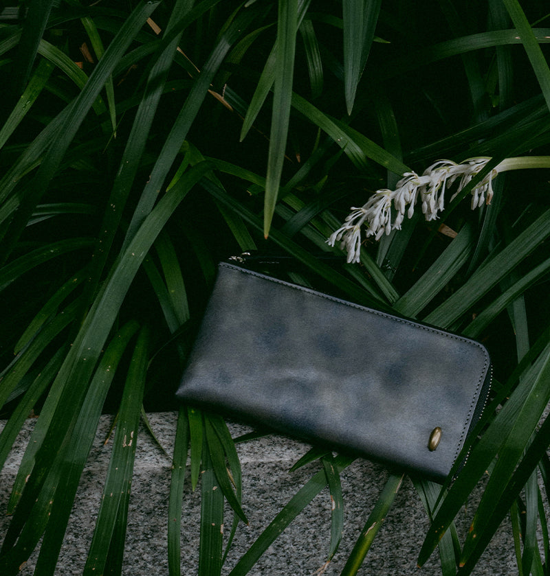 L Zip Wallet | 「霧（Kiri）」夜霧のようなグラデーションのコンパクト長財布