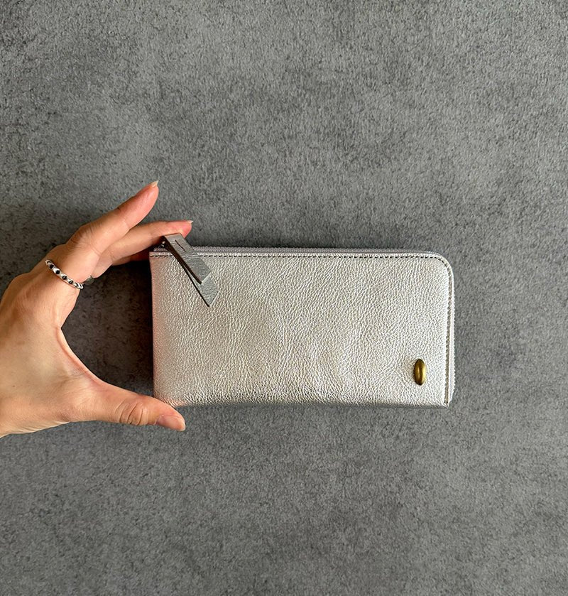L Zip Wallet | 「眩（Gen）」華やかな輝きを纏ったコンパクト長財布 - Coquette Online Shop