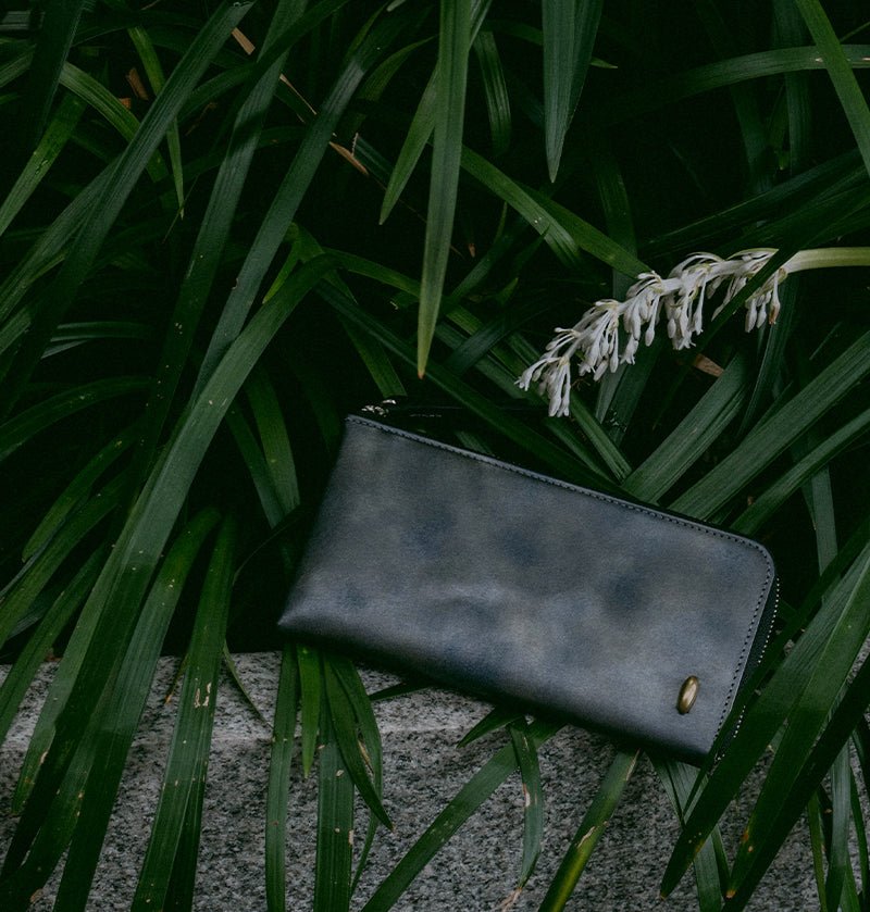 L Zip Wallet | 「霧（Kiri）」夜霧のようなグラデーションのコンパクト長財布 - Coquette Online Shop